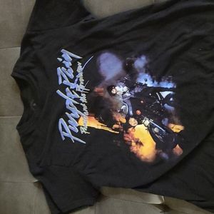 Tee shirt
